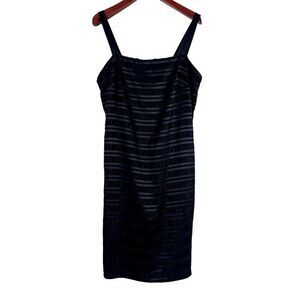 R&M Richards Black Midi Dress with Elegant Design